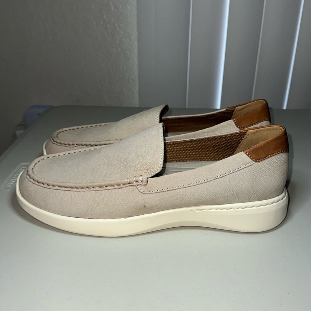 BARETRAPS BROGAN NEW, size 13, very comfy, last one!